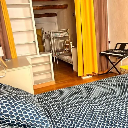 Σπίτι διακοπών Spacious Cocoon With Terrace Near The Old Port